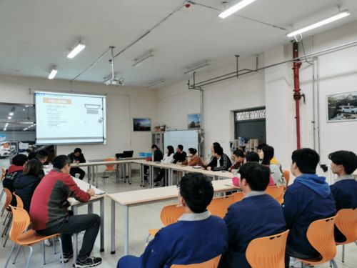 現代服務系召開教研工作專題會議 教育咨詢服務成亮點